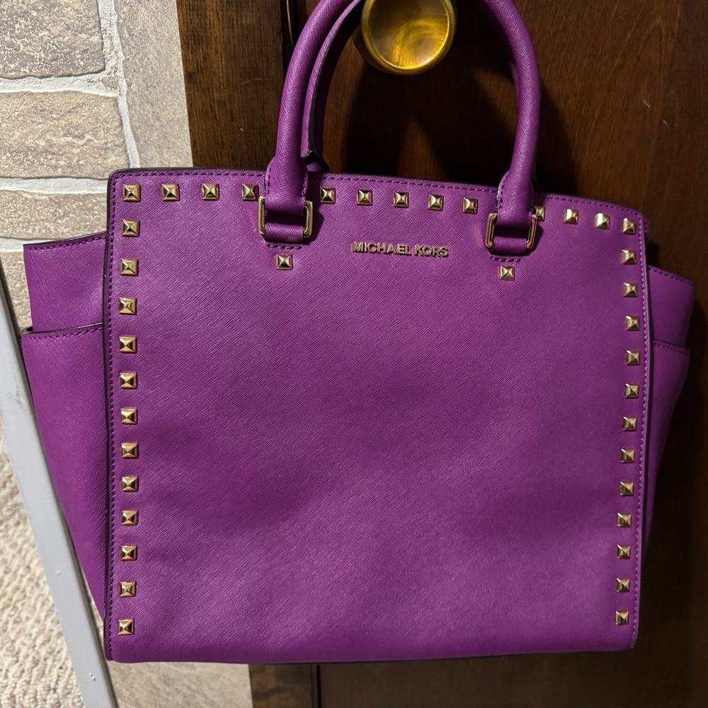 VGUC Fuchsia/Raspberry Micheal Kors Selma